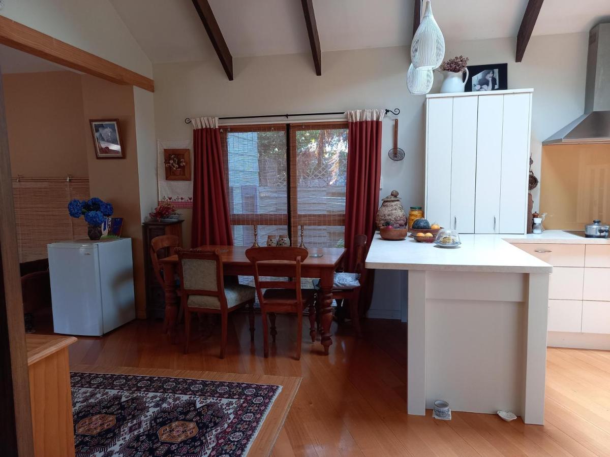 Birds Eyes Te Awanga Bed & Breakfast エクステリア 写真