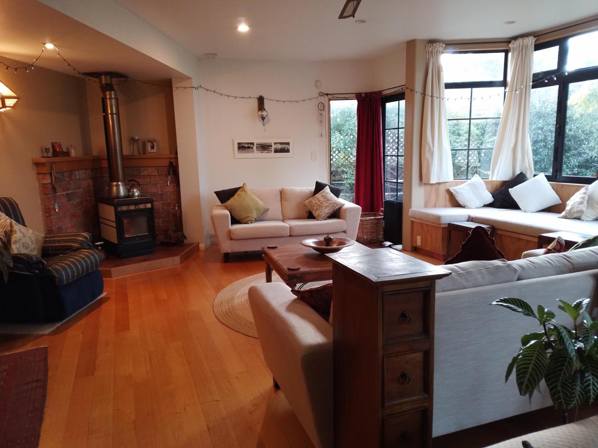 Birds Eyes Te Awanga Bed & Breakfast エクステリア 写真
